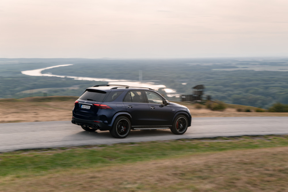 Mercedes-AMG GLE 53 HYBRID 4MATIC+ SUV review
